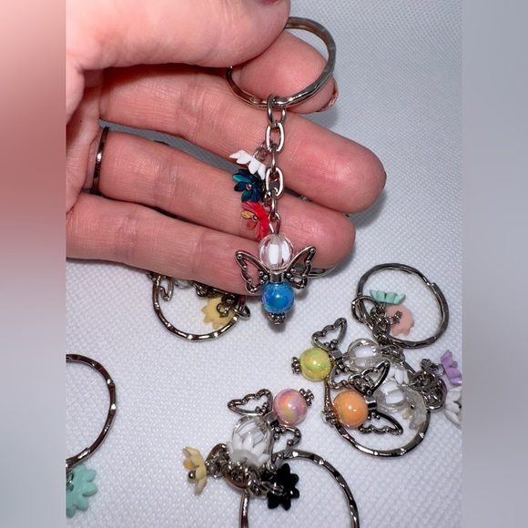 New Angel Acrylic Keychain Pendant - Picture 7 of 8